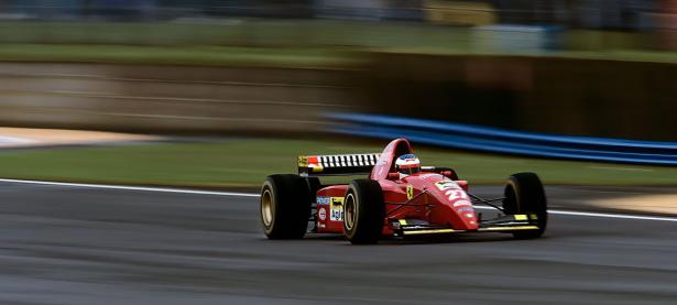 开云体育-太阳灼烧爵士，米切尔孤胆擎天，当光芒吞噬一切，唯有他逆光而行