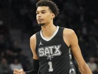 开云体育登录-灰熊击败马刺，莫兰特再次砍分