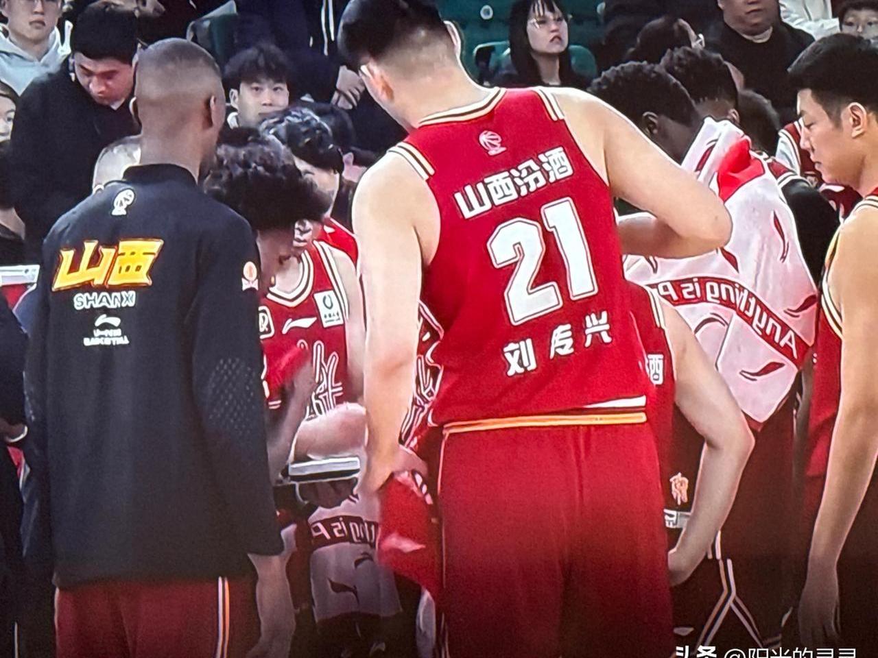 吉林队主场大胜黑龙江队，斩获胜利