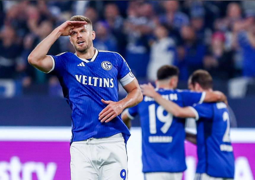 沙尔克客场遭遇失利，积分有所落后