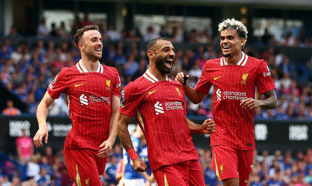 曼联全队合力，客场取得胜利