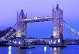 英格兰羽毛球队完胜丹麦羽毛球队，陶菲克关键制胜