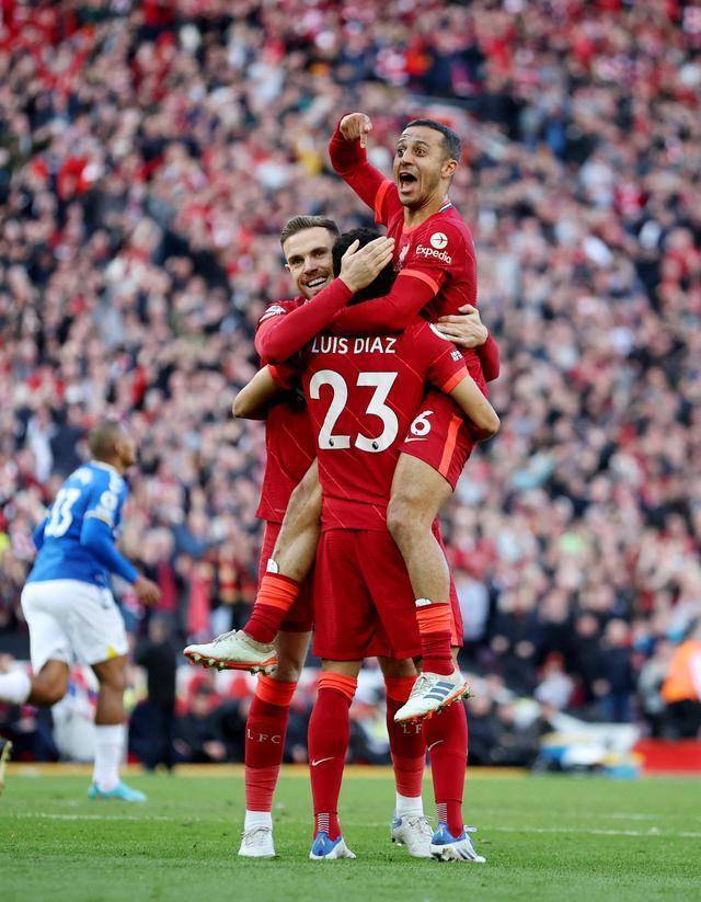 欧洲国家队斗志昂扬赛场上演精彩对决