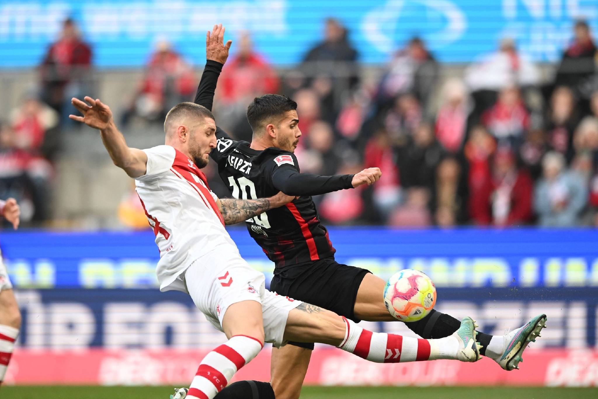 阿贾克斯在欧洲赛事中展现出色表现，取得胜利