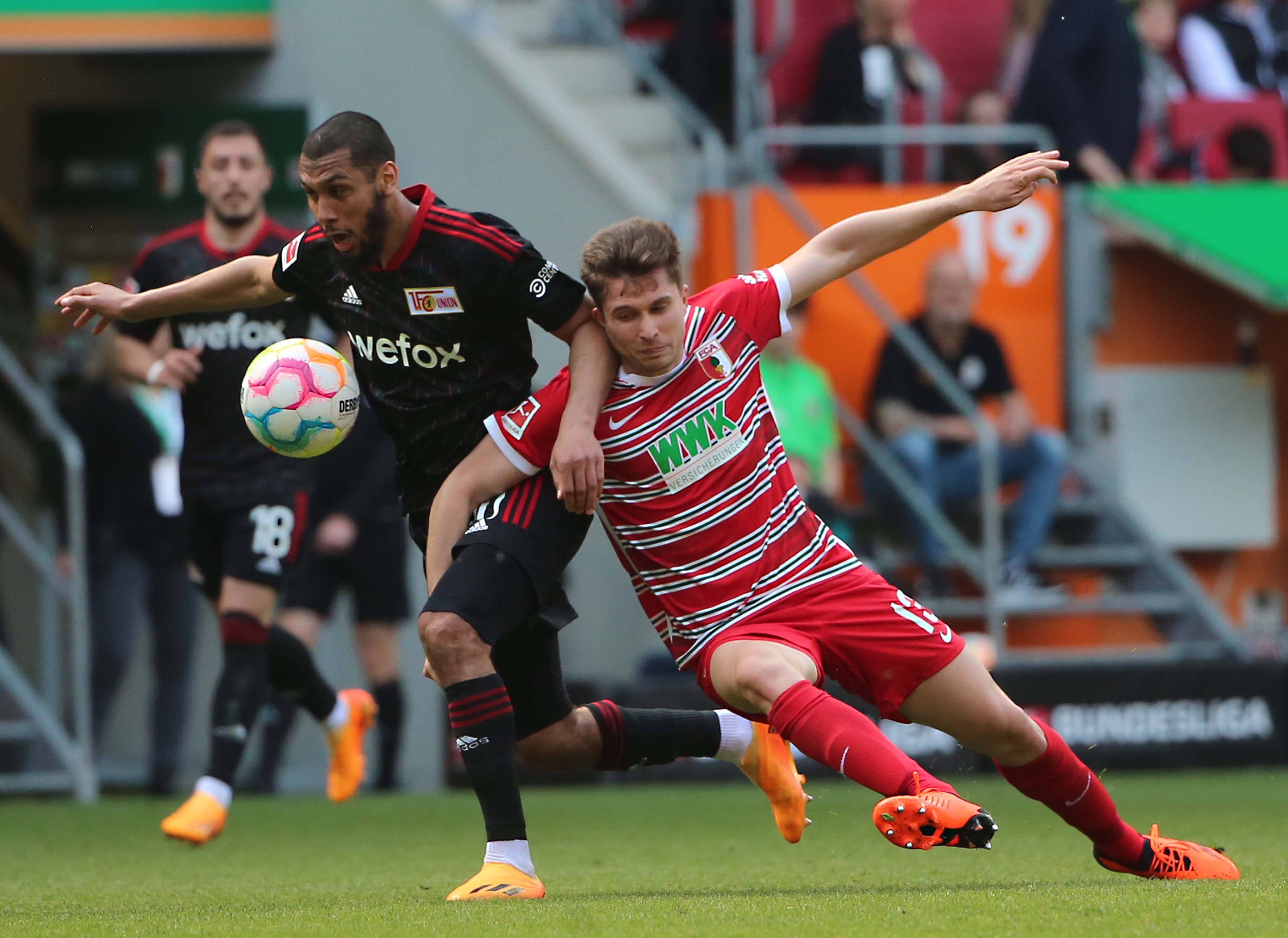 门兴格拉德巴赫客场击败斯图加特，登顶德甲前四位置的简单介绍