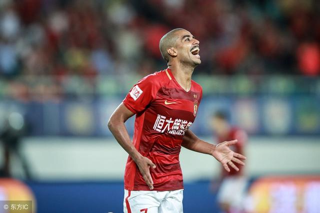 恒大主帅卡纳瓦罗：队员们表现不错，在进攻端创造了很多机会