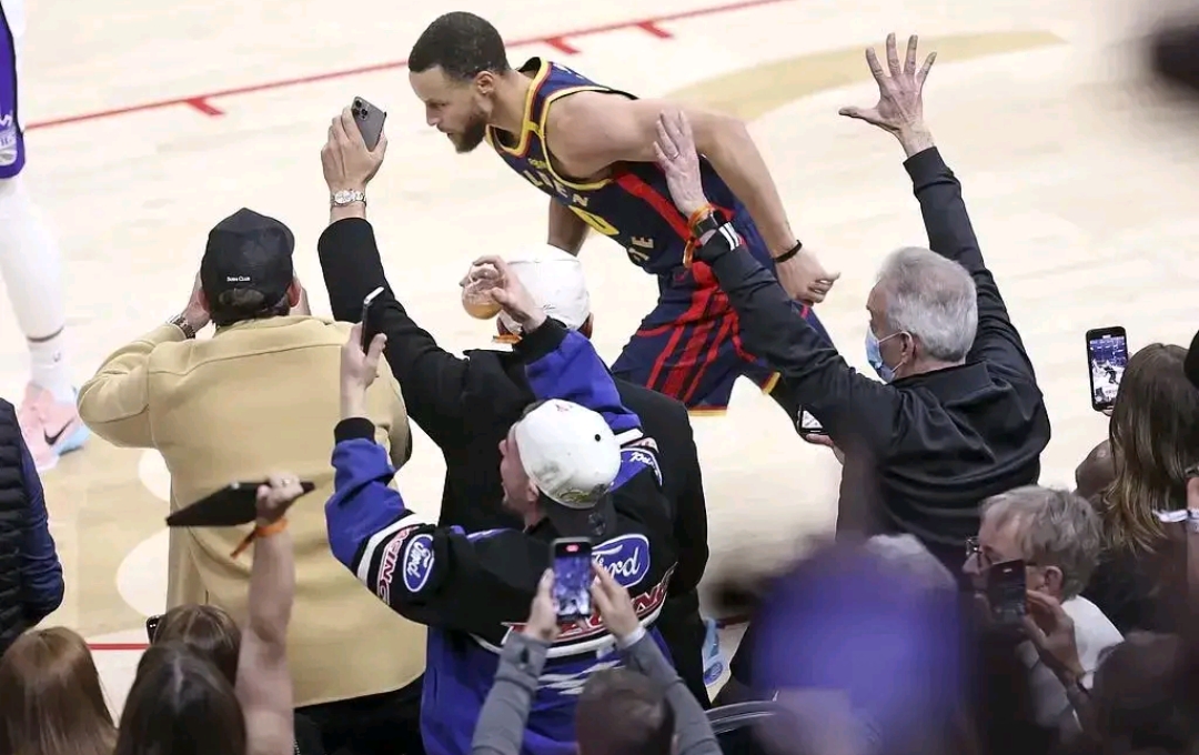 摘下39分9篮板,黄蜂裁汰国王 摘下39分9篮板,黄蜂裁汰国王