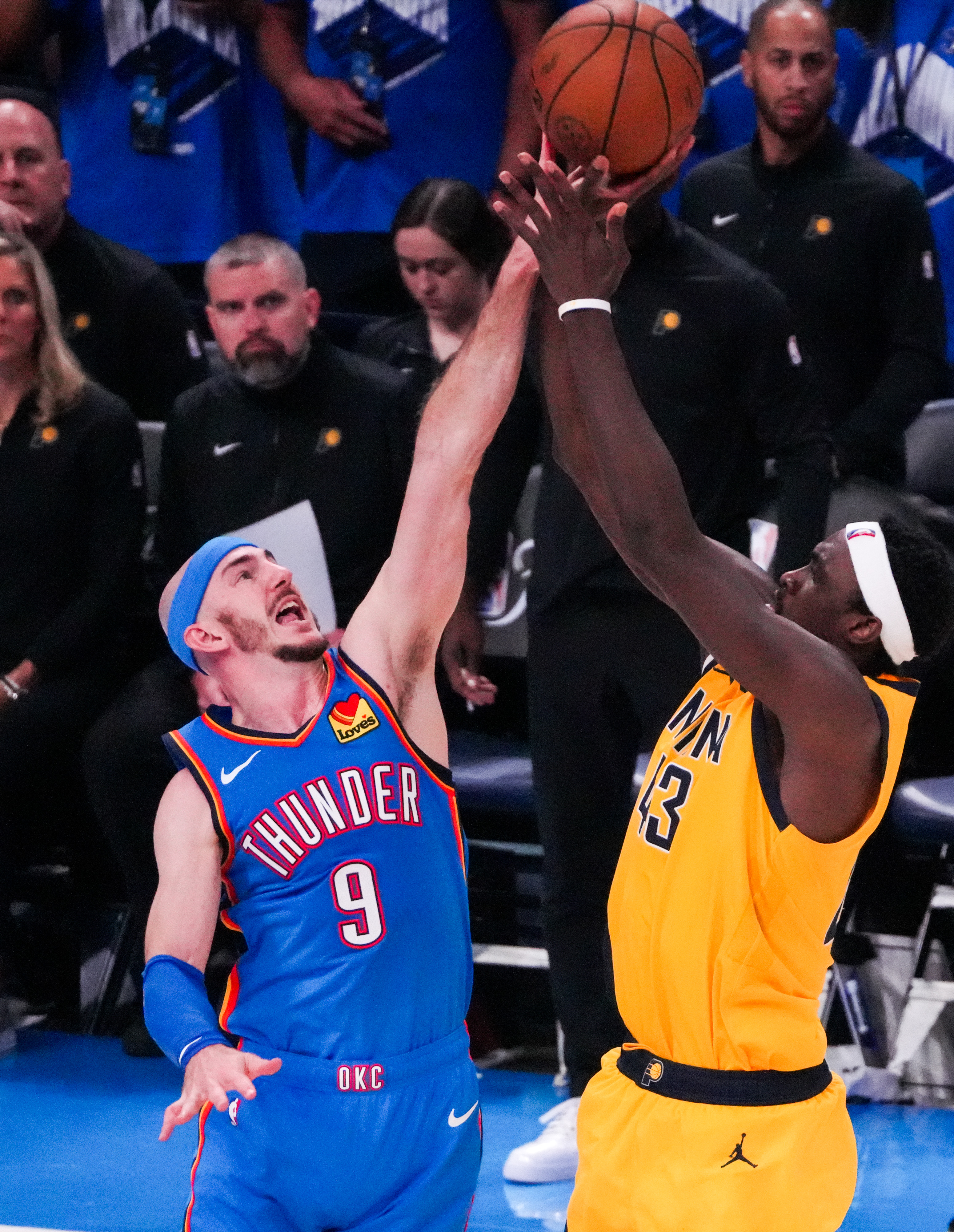 湖人大胜雷霆收获四连胜