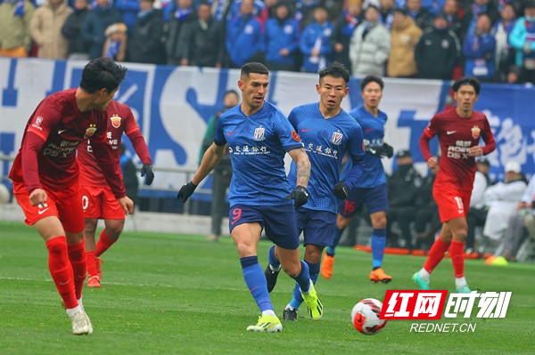 中国足球超级联赛收官，上海申花获得冠军