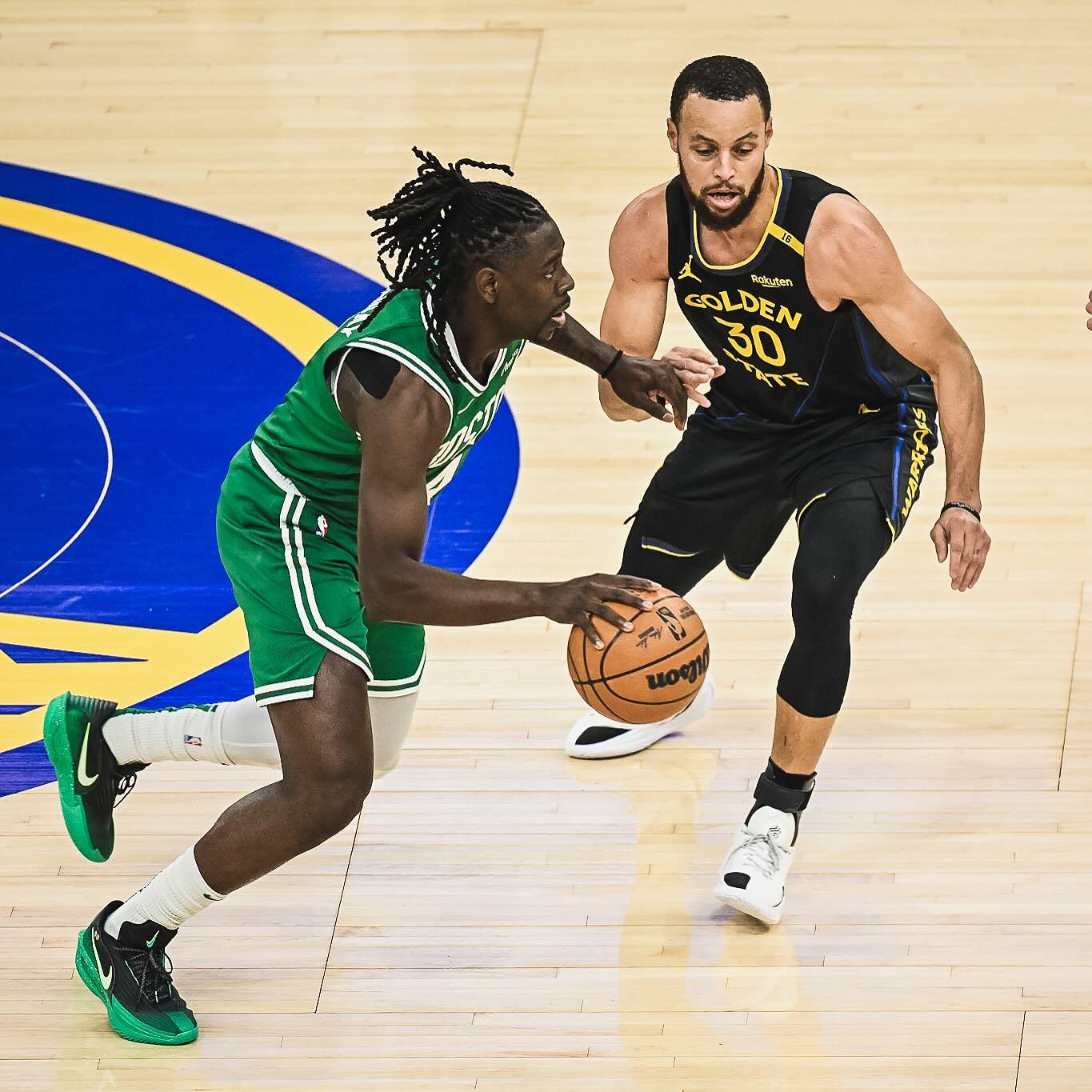 勇士后卫失准，凯尔特人客场惨败