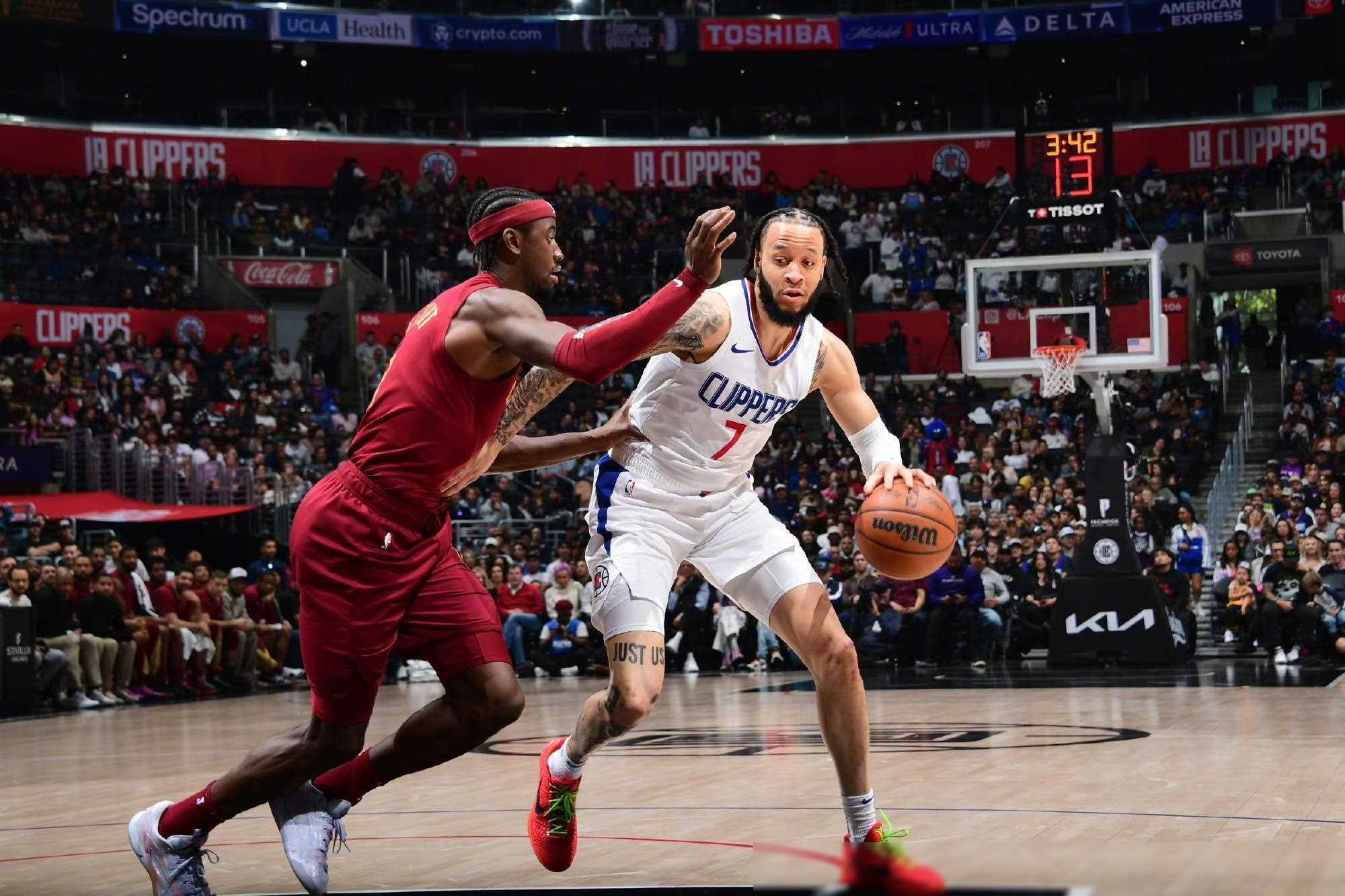 快船新援展现实力，助球队胜