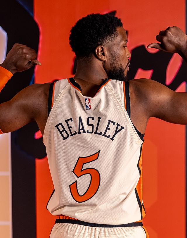 关于猛龙险胜活塞，保持领先优势的信息