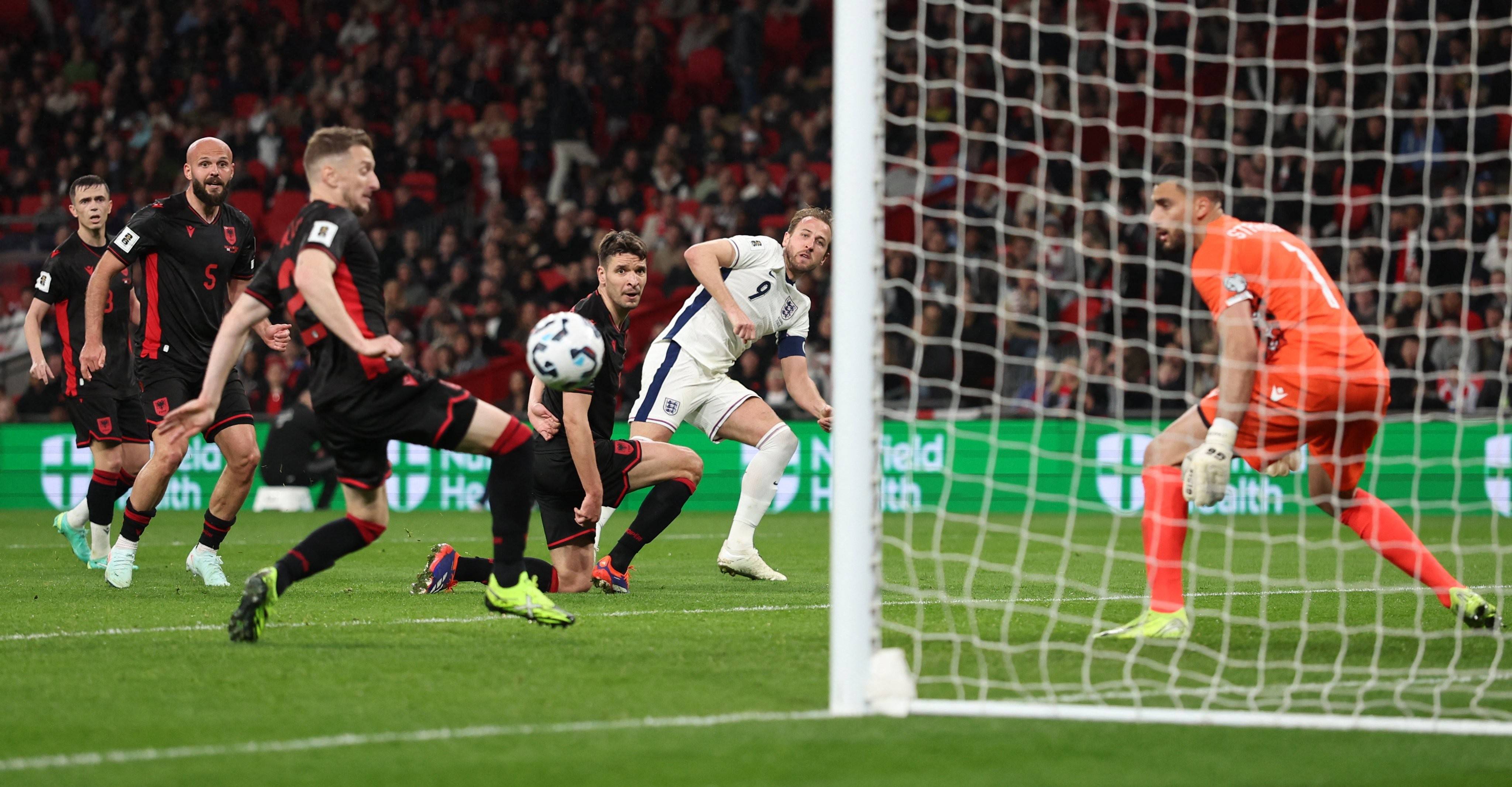 英格兰惨遭点球绝杀，德国挺进欧洲杯八强