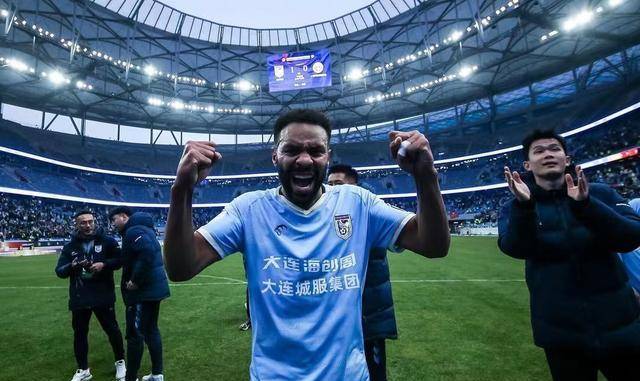 铁桶防线保卫主场，球队表现稳健有序的简单介绍