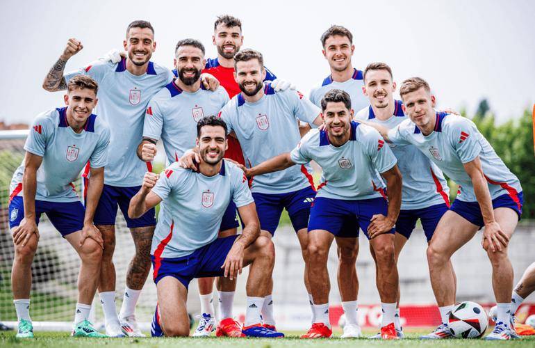 铁桶防线保卫主场，球队表现稳健有序的简单介绍